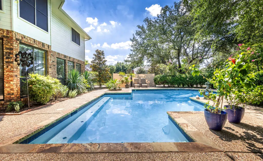 custom home outdoor living