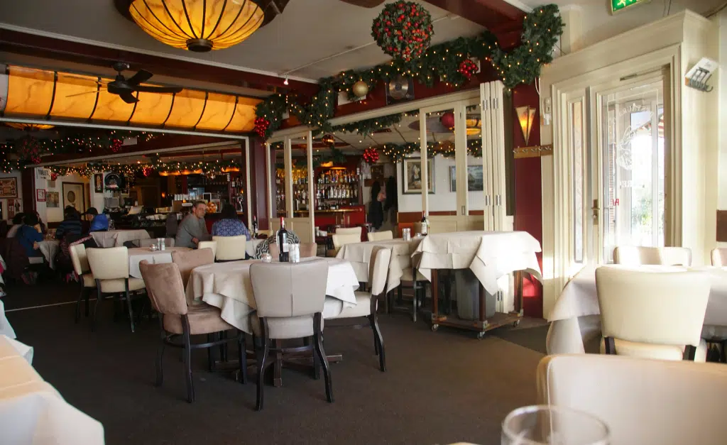 bay local restaurant